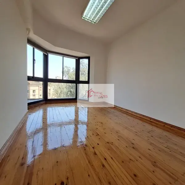 Spazio ufficio in affitto nel sobborgo di Sarayate a 500 metri, posizione privilegiata al Cairo, in Egitto