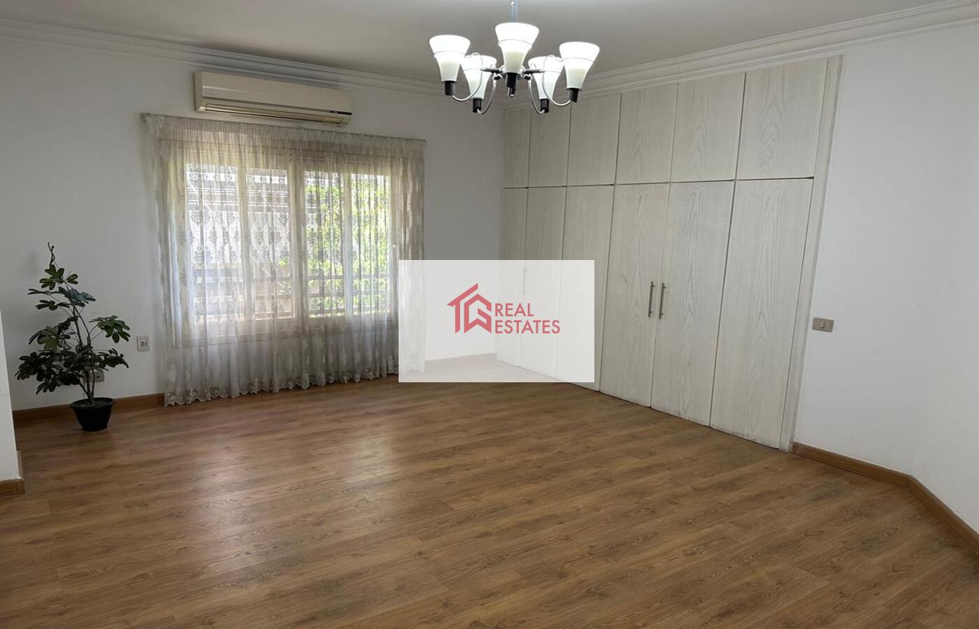 Sarayat Maadi'de Kiralık Çarpıcı Penthouse 4 yatak odalı Maadi'de En İyi Fiyat En Kaliteli Emlak