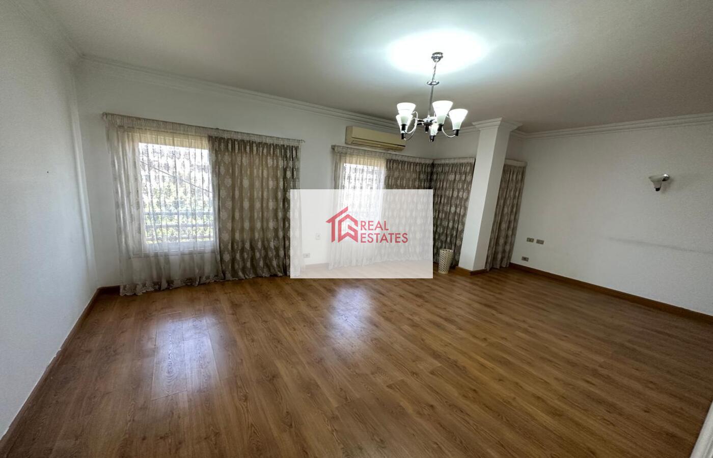 Sarayat Maadi'de Kiralık Çarpıcı Penthouse 4 yatak odalı Maadi'de En İyi Fiyat En Kaliteli Emlak