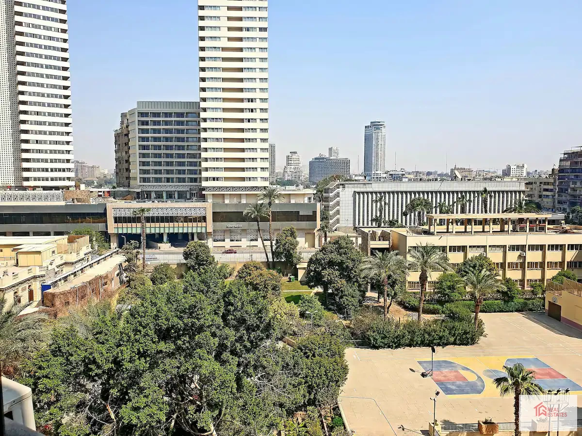 Appartement meublé à louer Emplacement privilégié Zamalek Le Caire Egypte Etage 11 3 réception 2 chambres 3 salles de bain